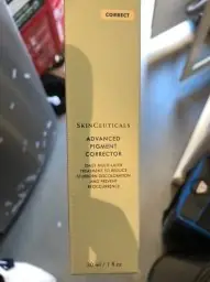 SkinCeuticals SkinCeuticals ADVANCED PIGMENT CORRECTOR Soin Visage Taches Et Revelateur D’Eclat - 30 ml