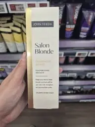 John John Frieda Salon Blonde Tone Perfecting Treatment Crème Teintée pour Souligner la Couleur de Cheveux Teinte Sparkling Wine - 120 ml