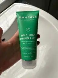 ManCave ManCave Gel Douche Menthe Sauvage - Gel Douche Hommes 200 Ml, Arôme Énergisant et Frais de Citron, Menthe Poivrée et Huile d'Eucalyptus, Naturel avec L-Arginine, Sans Sulfate Ni Parabène, Vegan