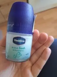 Vaseline Vaseline Vaseline Active Fresh Antiperspirant Anti-transpirant Roll-on Arôme Fleurs - 50 ml
